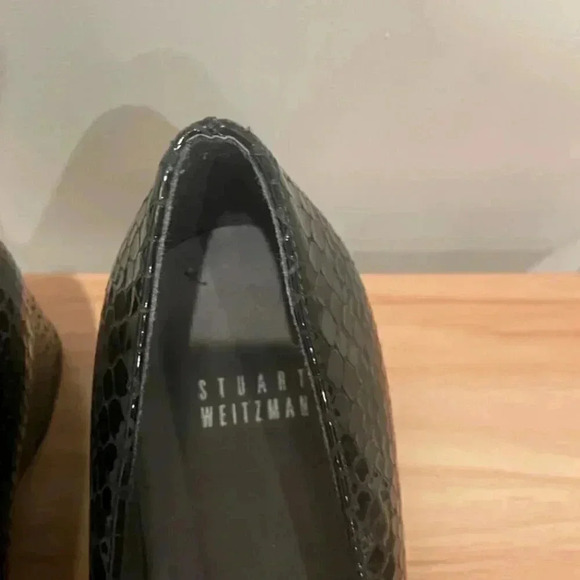 STUART WEITZMAN ALLIGATOR PRINT BLACK PUMPS SIZE 10 - Picture 2 of 4